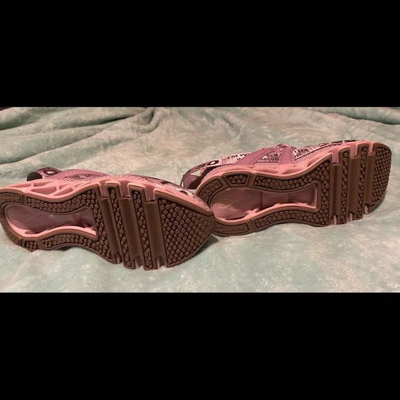 Brand new sneakers , size 6 - Picture 4 of 4